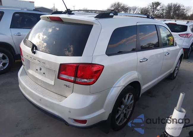 3C4PDDFG4DT657200: 44021711