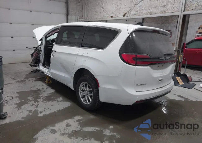 2C4RC1BG1SR579071: 44021845