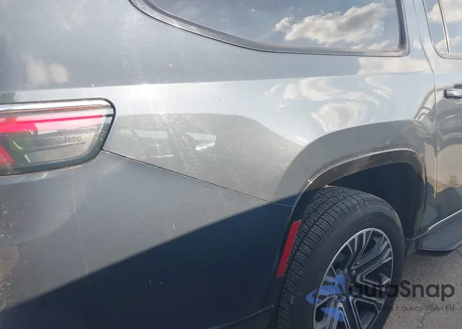 1C4SJSBP3RS144218: 44022045