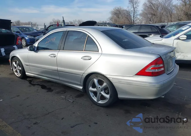 WDBRF40J35F640549: 44022144