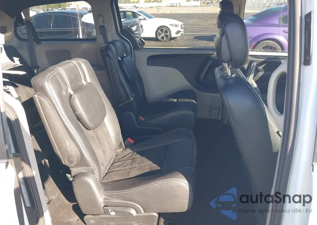 2C4RDGCGXGR368358: 44022160