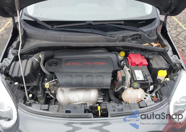 ZFBCFXAB5JP681952: 44021552