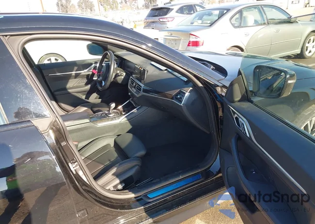 WBA63AV06PFP14235: 44021586