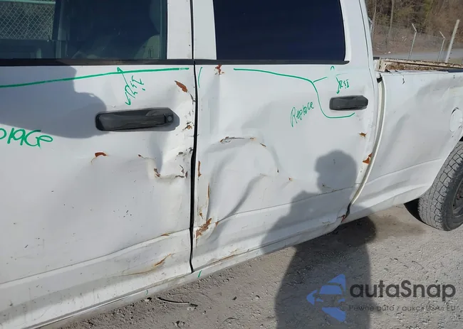 3C6TD4HT6CG123588: 44021623