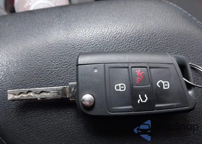 3VWC57BU2KM084987: 44022963