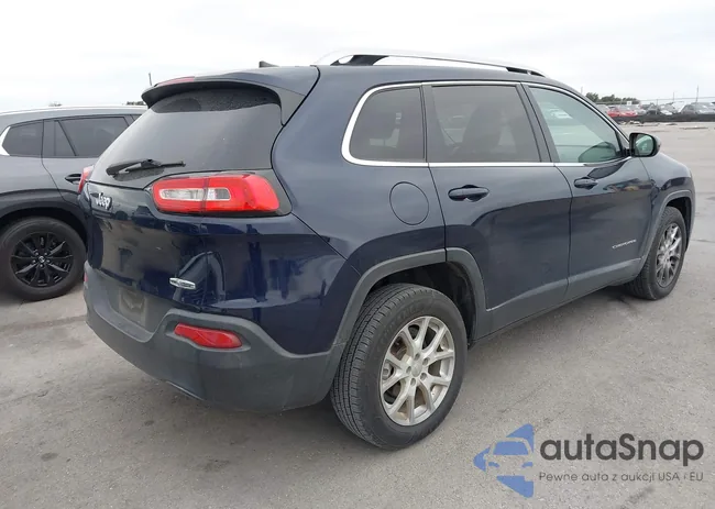 1C4PJLCB4GW184702: 44023045