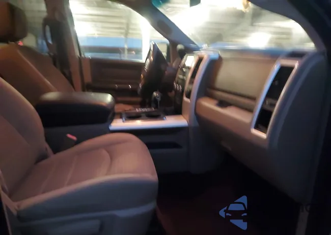 1D3HV13T39S704458: 44023136