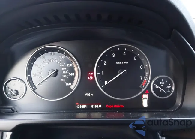 5UXKR0C5XF0P15901: 44023137