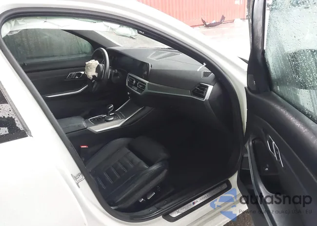 WBA5U7C0XLFH08501: 44022363