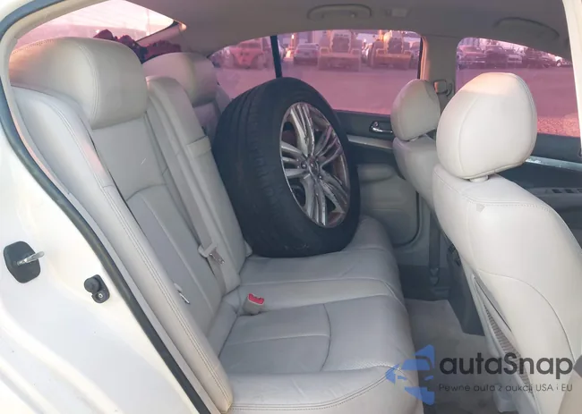 JN1DV6APXCM811984: 44023731