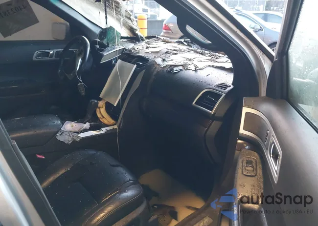 1FMHK8F83CGA90180: 44023813