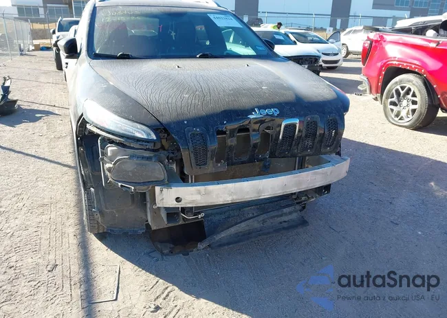 1C4PJLLB5JD621769: 44023834