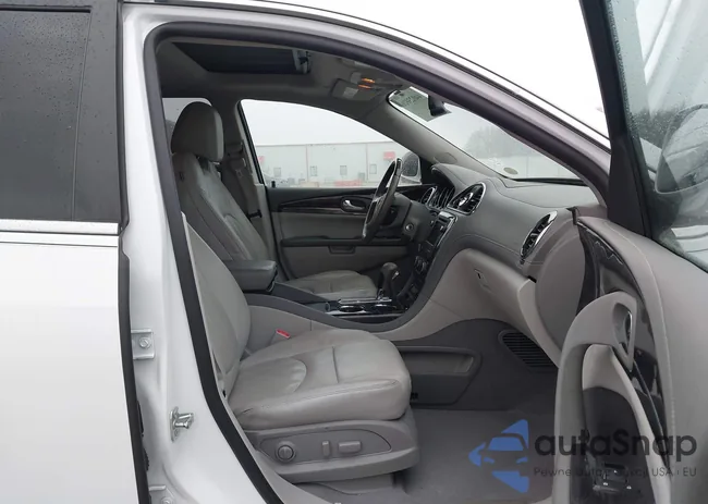 5GAKRBKD8HJ208676: 44023916