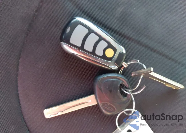 KNDJN2A22F7814538: 44024647