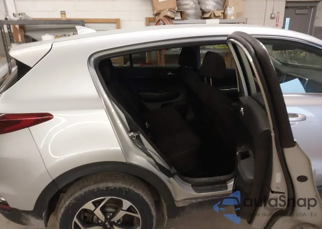 KNDPMCAC6L7803193: 44024702