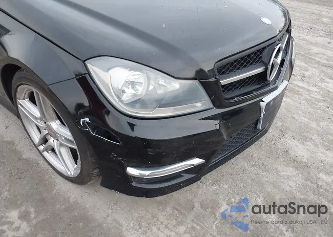 WDDGF8AB5DA879528: 44024753