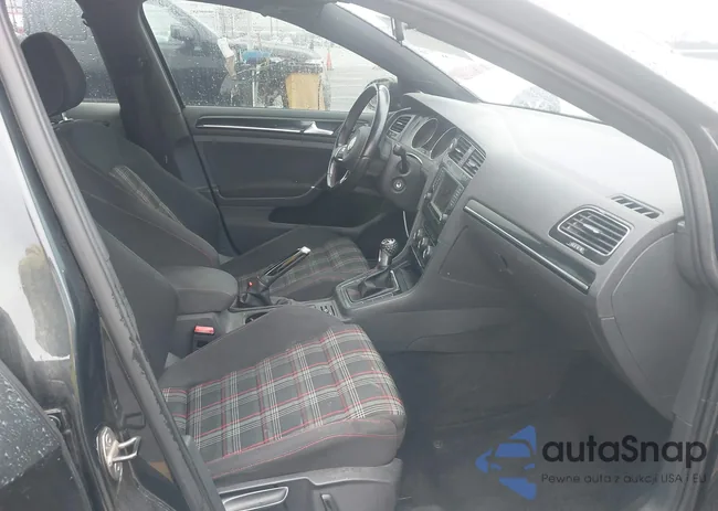 3VW5T7AU7HM031310: 44024926