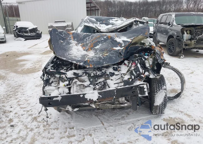 2T1BURHE5JC112625: 44024933