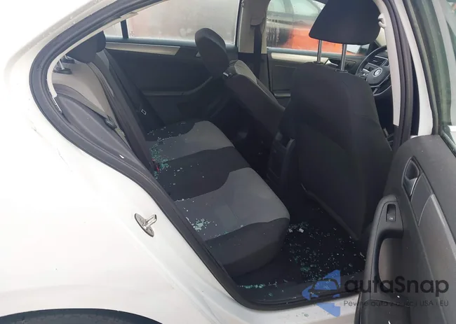 3VW2B7AJ5HM350166: 44025092