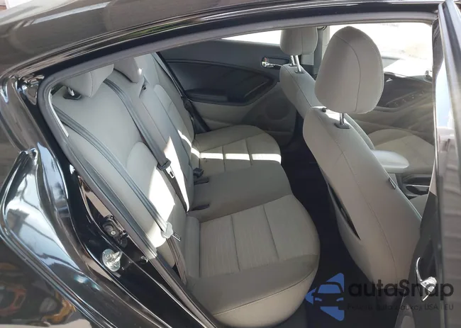 KNAFX4A82E5073072: 44025137