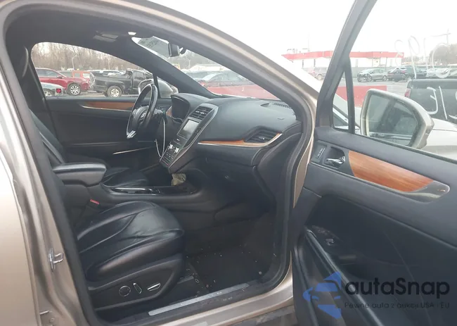 5LMCJ2A94FUJ44860: 44025193