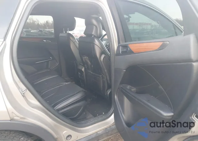 5LMCJ2A94FUJ44860: 44025193