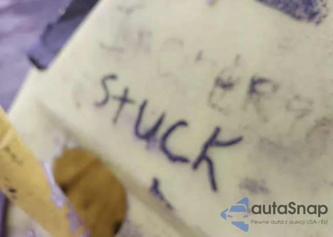 2C4RC1BG4NR198755: 44024253