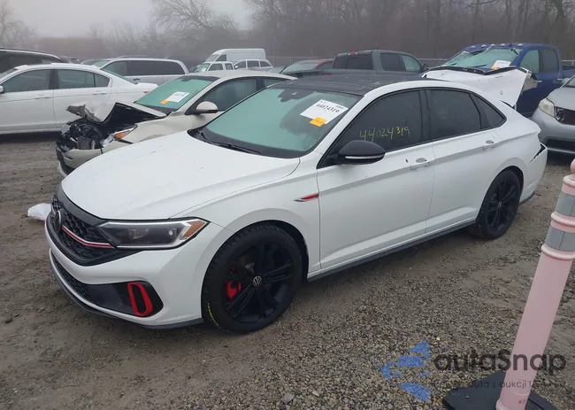 3VW2T7BU8NM028252: 44024319