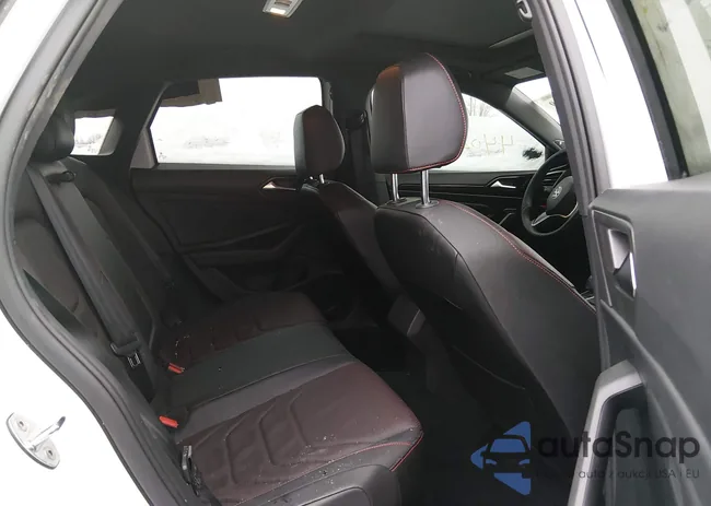 3VW2T7BU8NM028252: 44024319