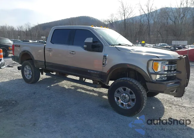 1FT7W2BT7HEE17517: 44024379