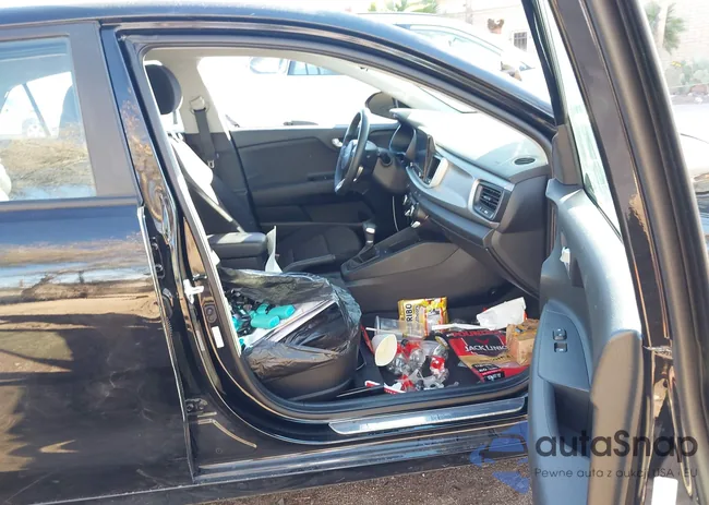 3KPA24AD0PE584604: 44024380