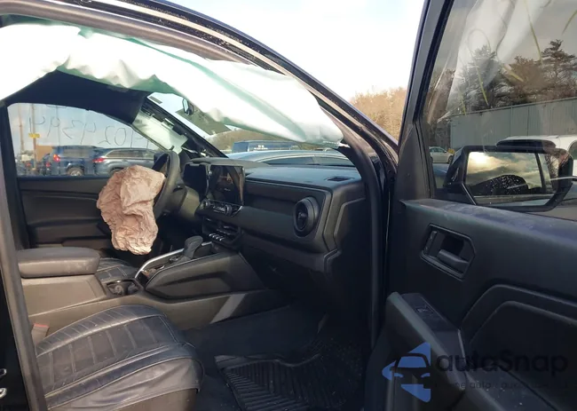 1GCPTEEK9P1127735: 44024394