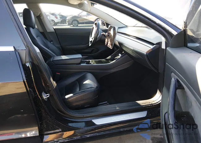 5YJ3E1EA3JF050304: 44024574