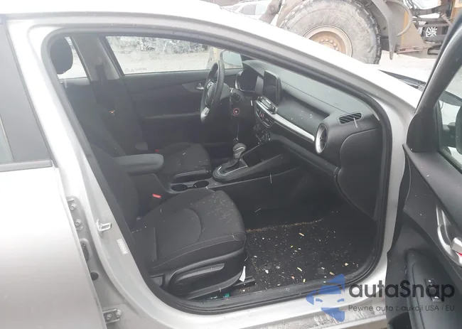 3KPF24AD0KE117889: 44025711