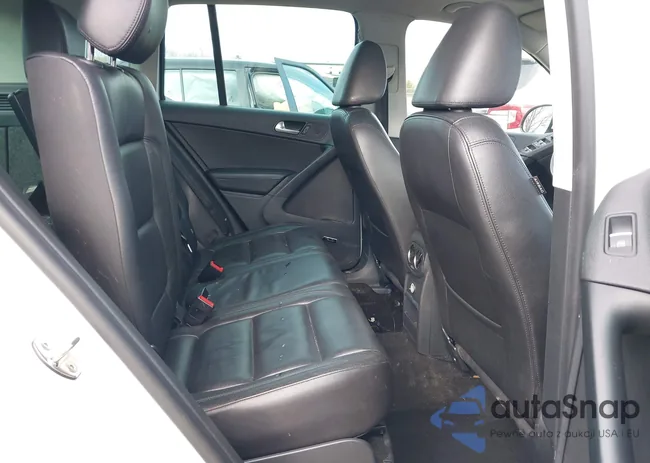 WVGAV7AX1GW614861: 44025787