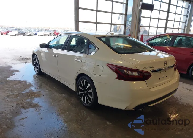 1N4AL3APXJC138045: 44025860