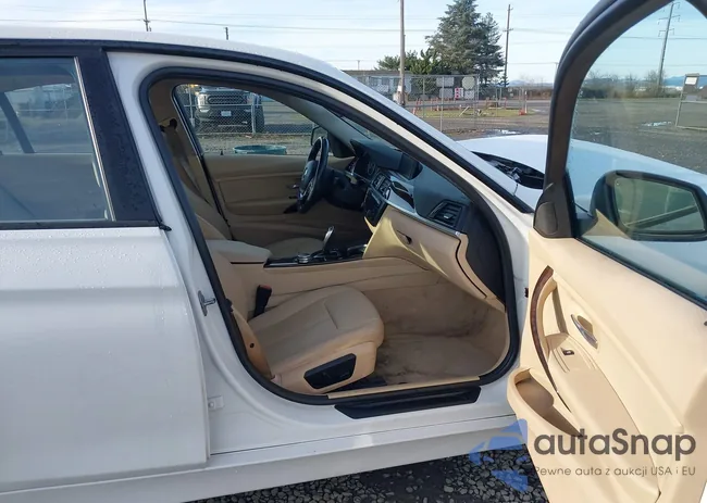 WBA3C1C56FK123782: 44025861