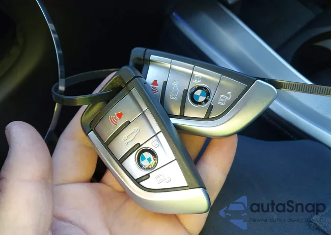 5UXCR6C04N9N08961: 44025896