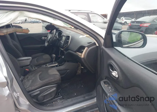 1C4PJLCB1EW319633: 44025941