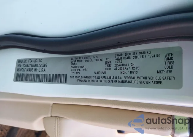 1C4RJYB65N8721296: 44025946