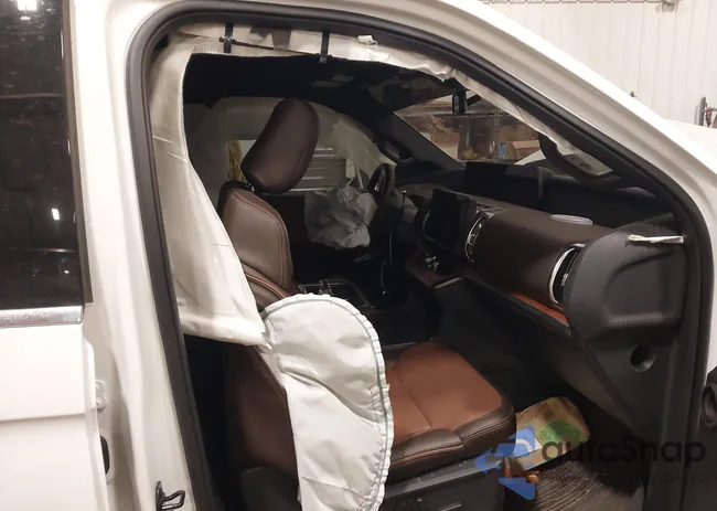 1FMJK1P88SEA22748: 44026062