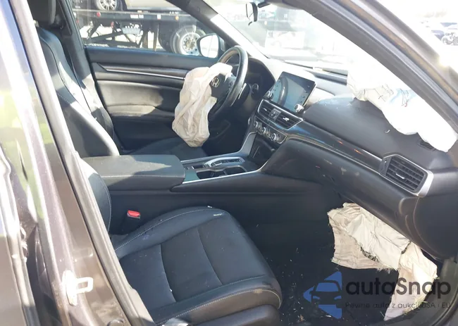 1HGCV2F33KA013772: 44025543