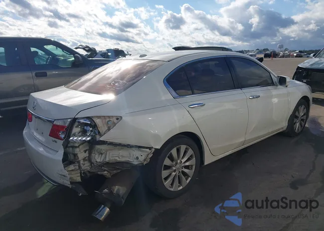 1HGCR3F87DA021236: 44025626