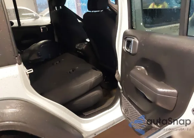 1C4HJXDG4PW675650: 44026722