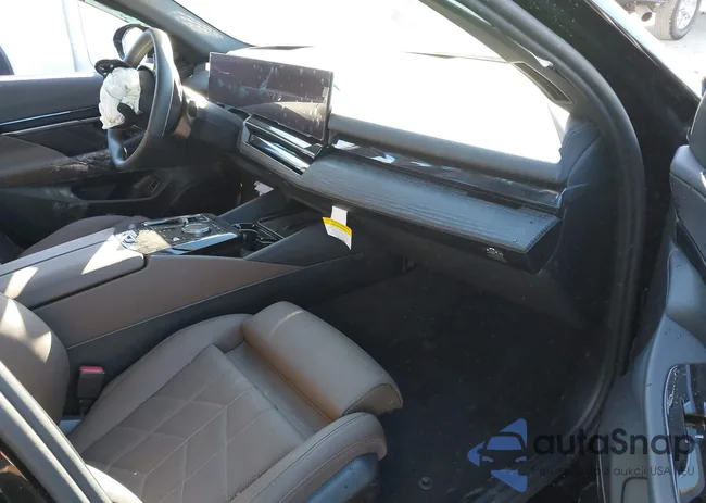 WBY33HG04TCV23676: 44026728