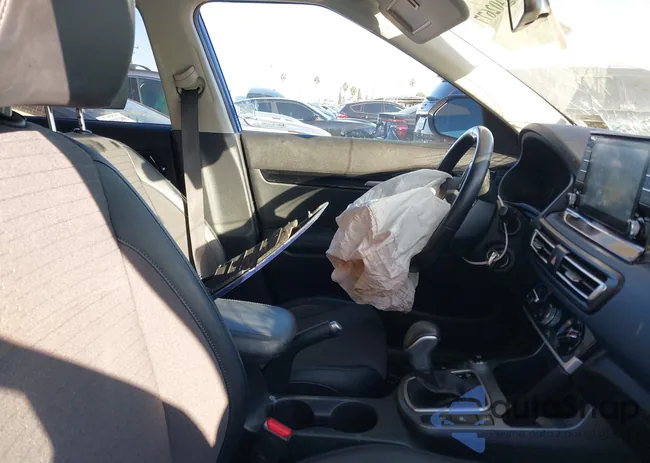 KNDEUCAA8M7083015: 44026771