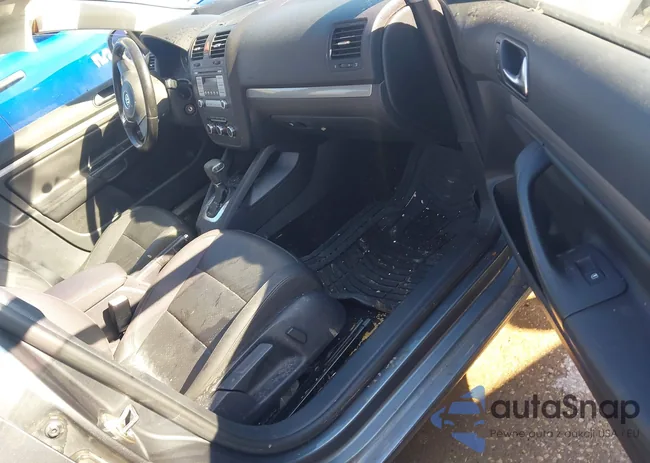 3VWRX7AJ1AM157440: 44027100