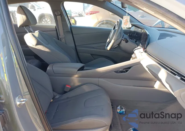 KMHLS4AG7PU413865: 44027119