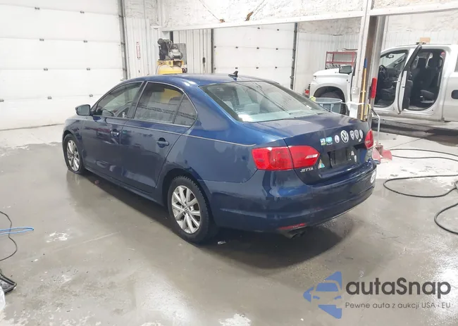 3VWDP7AJ7CM321948: 44026401