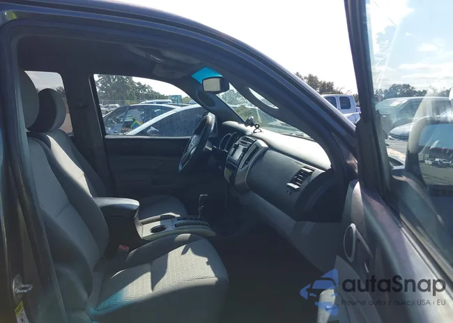 3TMJU4GN4DM153582: 44026417